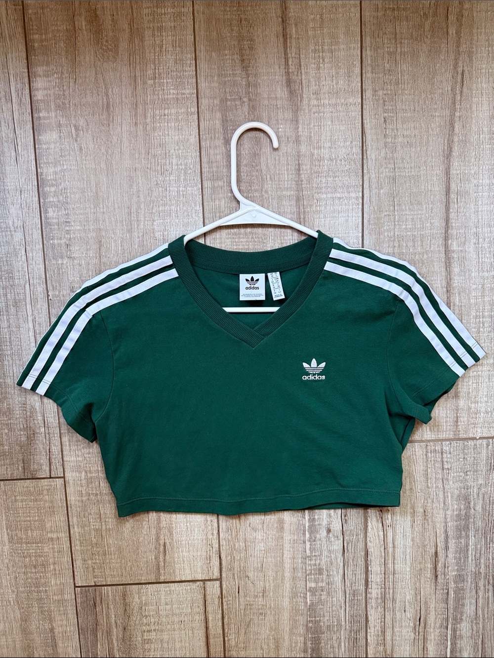 Adidas Originals Retro Collegiate Green 3-Stripe V-Neck Cropped Tee Size Small
